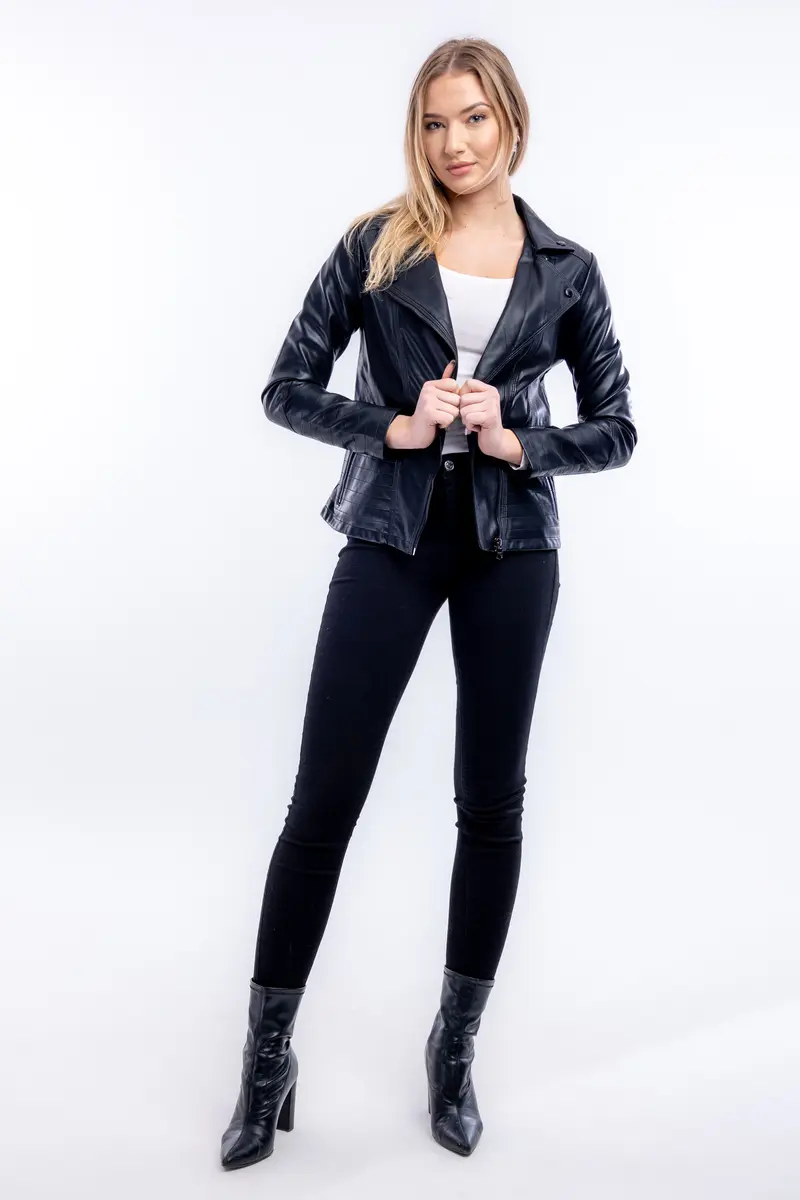 VA2077 - 815-M black PSKI1086.webp